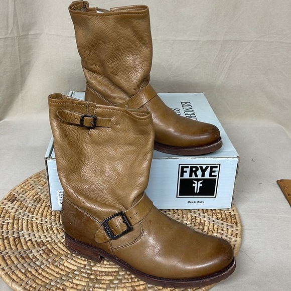 Frye Veronica Shortie in Camel - Picture 5 of 6